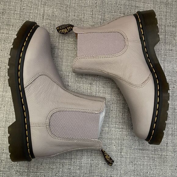 DR. MARTENS 2976 Chelsea Boots Size 8 Taupe Gray NEW Hipster Casual Fall Hiking - Picture 1 of 7